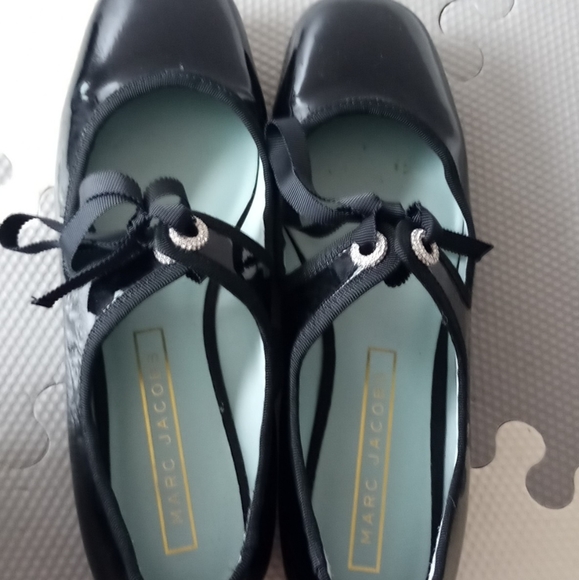 flat shoes - Picture 3 of 6